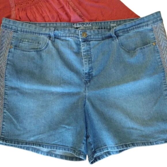 GV High Waisted Chevron Embroidered Sides Denim Jean Shorts Plussize 16 - Picture 4 of 15